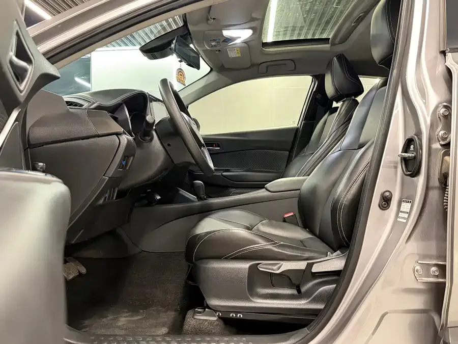 Toyota IZOA IZOA 2021 2.0L Yixiang Edition 2022 — миниатюра 3