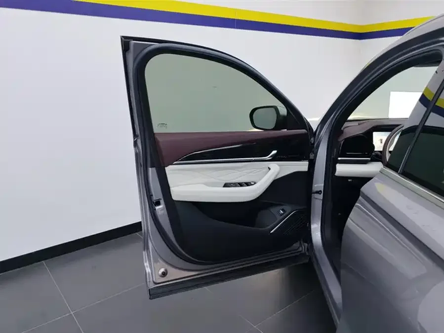 Geely Monjaro Xingyue L 2021 2.0TD DCT EVO 2WD Premium Edition 2023 — миниатюра 4
