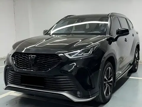 Toyota Crown Land 2024 купить в Москве