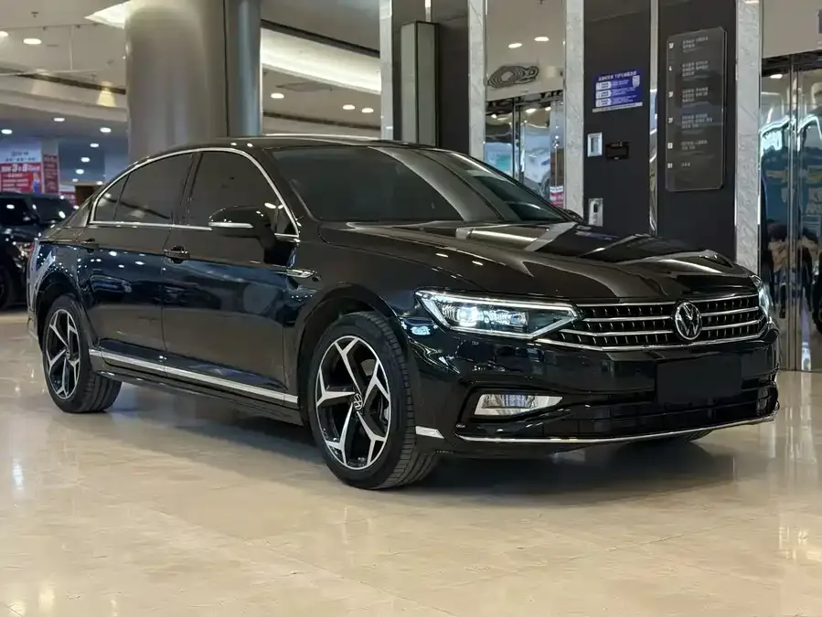 Volkswagen Magotan Magotan 2023 2 million commemorative edition 330TSI DSG luxury model 2024 — миниатюра 3