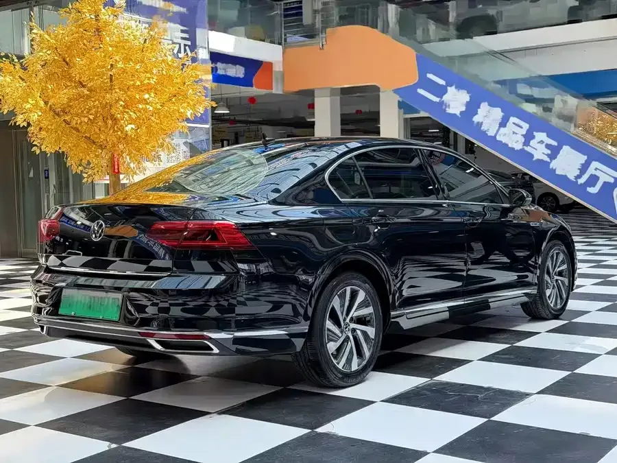 Volkswagen Magotan GTE plug-in hybrid Magotan GTE plug-in hybrid 2022 GTE luxury model 2023 — миниатюра 4