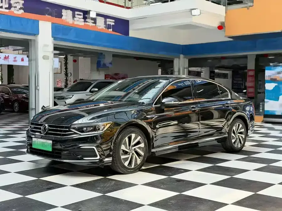 Volkswagen Magotan GTE plug-in hybrid Magotan GTE plug-in hybrid 2022 GTE luxury model 2023 — фото 1, купить с доставкой в Москву