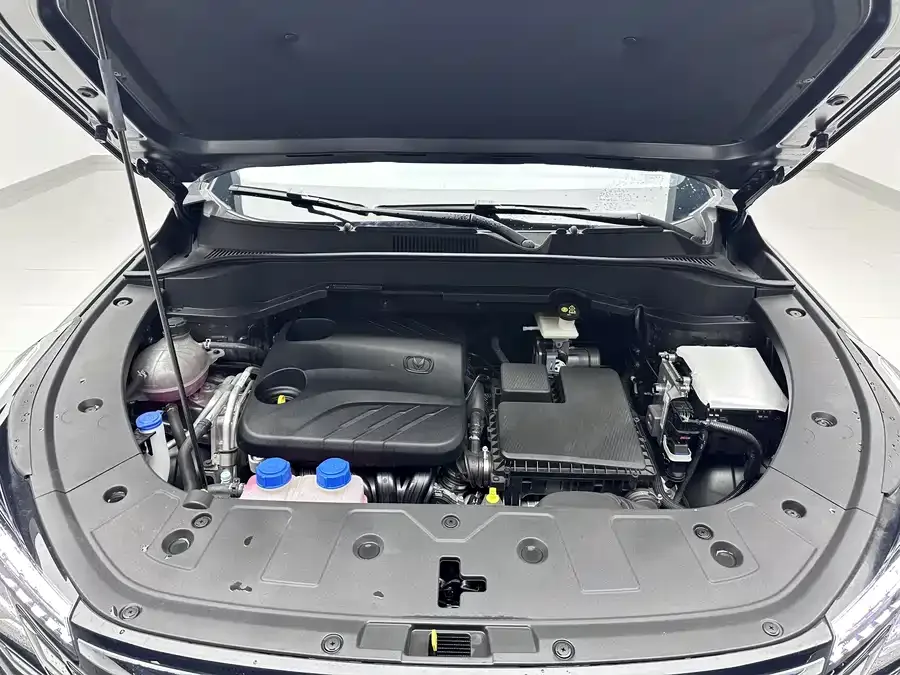 Changan UNI-Z PHEV Changan UNI-Z New Energy 2024 Blue Whale iDD 125km Leading Model 2026 — миниатюра 5