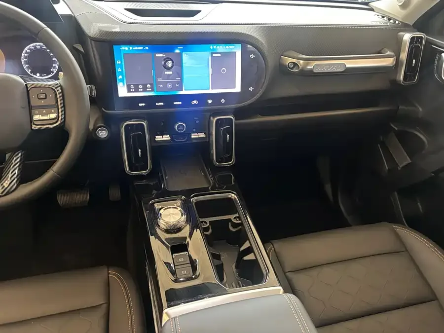 Haval Big dog Haval Big Dog 2022 1.5T DCT 2WD Horse Dog Hunting Edition 2022 — миниатюра 3