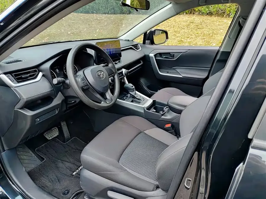 Toyota Wildlander Wildlander 2023 2.0L CVT 2WD Leading Edition 2024 — миниатюра 4