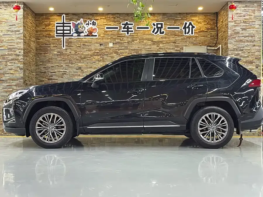 Toyota Wildlander Wildlander 2023 2.0L CVT 2WD Luxury PLUS Edition 2023 — миниатюра 3