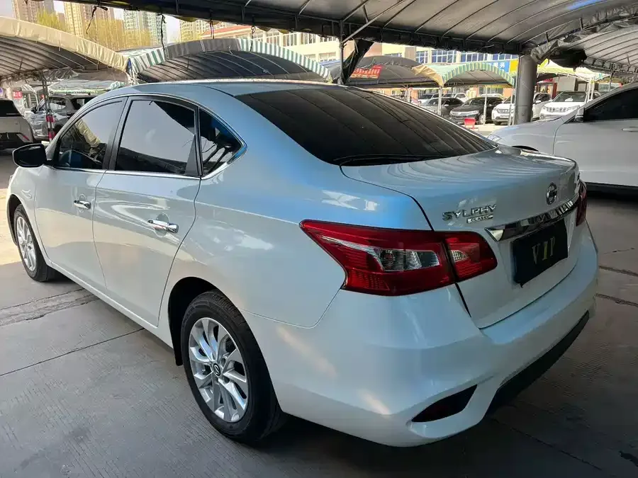 Nissan Sylphy Sylphy 2022 Classic 1.6XL CVT Luxury Edition 2023 — миниатюра 4