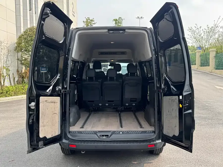 Ford Transit Transit 2023 2.0T diesel manual multi-purpose commercial vehicle center axle center roof 5/6 seats 2023 — миниатюра 4