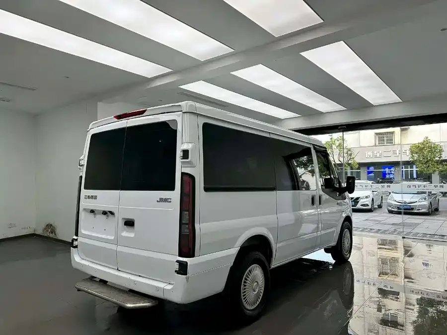 Jiangling Fushun Jiangling Fushun 2024 2.0T manual diesel short-axle low-top commercial multi-purpose passenger car 5 seats (double tailgate) 2024 — миниатюра 3