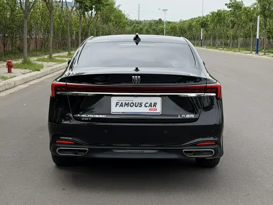 Buick LaCrosse LaCrosse 2025 28T Platinum Edition 2024 — миниатюра 2