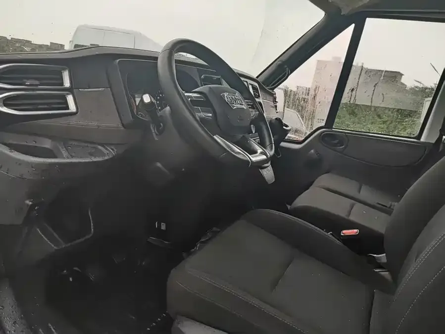 Jiangling Fushun Jiangling Fushun 2025 2.0T 6MT diesel short-axle low-top commercial multi-purpose passenger car 5/6 seats open tailgate 2025 — миниатюра 2