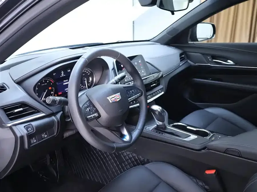 Cadillac CT4 2022 28T Fashion Model 2022 — миниатюра 5