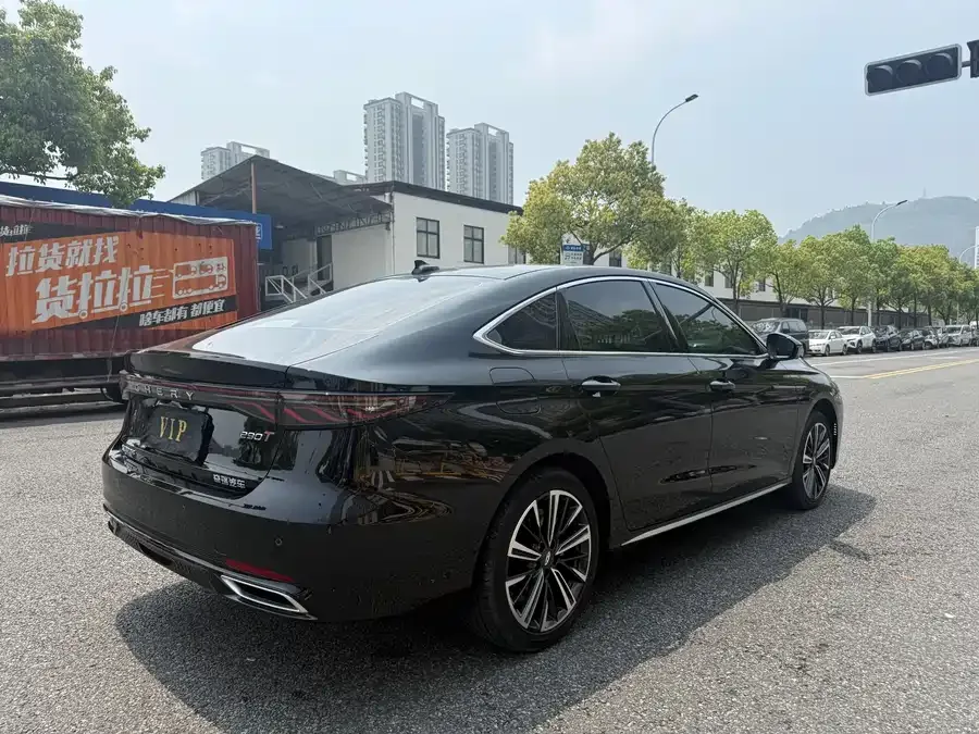 Chery Arrizo 8 PRO Chery Arrizo 8 PRO 2025 1.6T DCT Luxury Edition 2025 — миниатюра 2