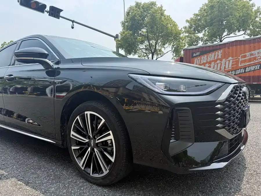 Chery Arrizo 8 PRO Chery Arrizo 8 PRO 2025 1.6T DCT Luxury Edition 2025 — миниатюра 5