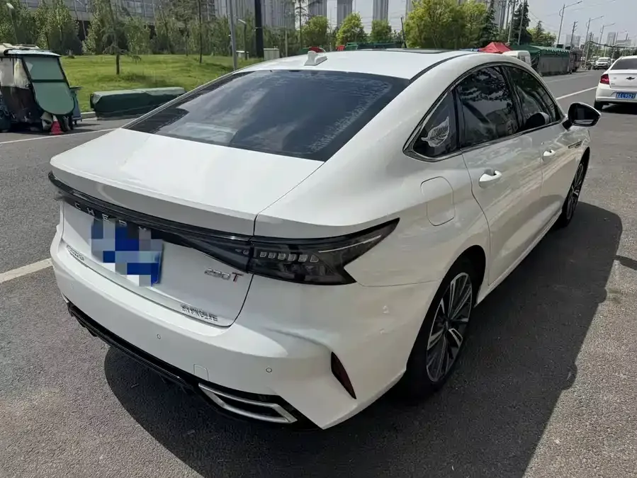 Chery Arrizo 8 Arrizo 8 2022 1.6T DCT 2023 — миниатюра 3