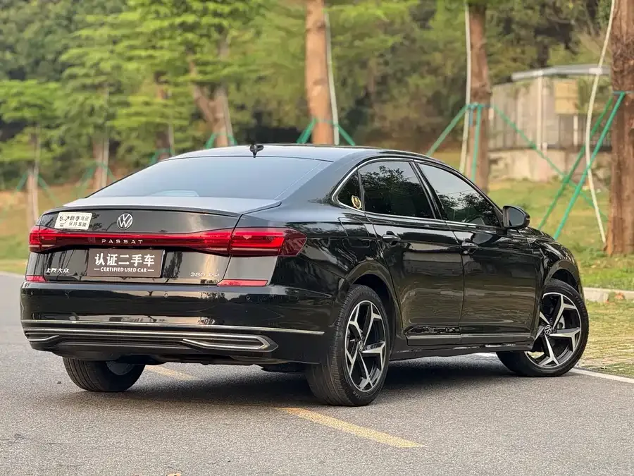 Volkswagen Passat Passat 2024 380TSI Starry Sky Deluxe Edition 2024 — миниатюра 2