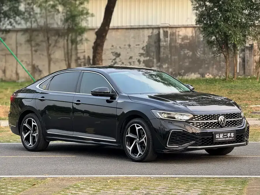 Volkswagen Passat Passat 2024 380TSI Starry Sky Deluxe Edition 2024 — миниатюра 3