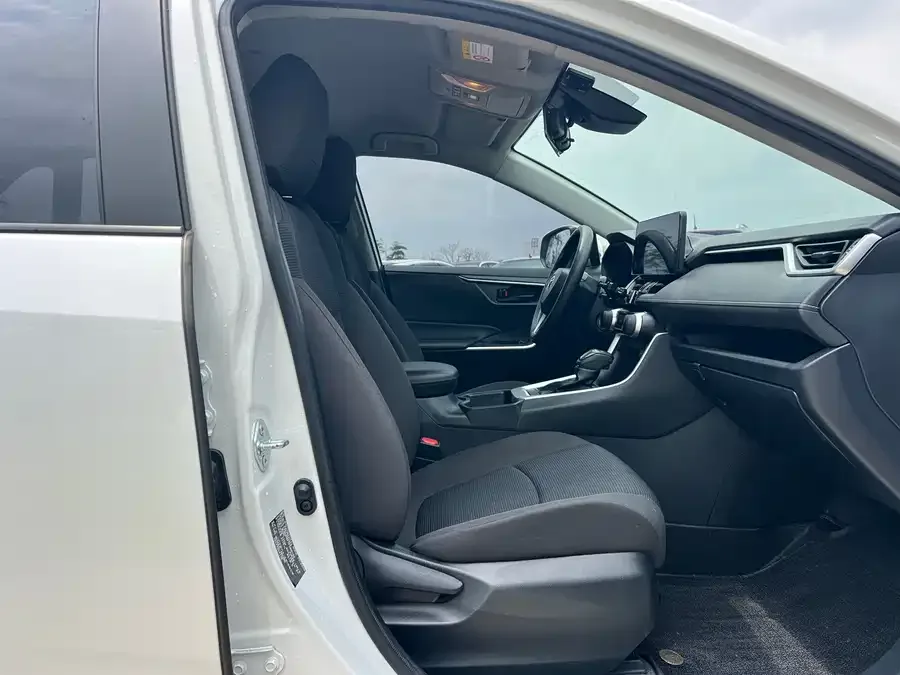 Toyota RAV4 RAV4 Rongfang 2022 2.0L CVT 2WD Urban Edition 2023 — миниатюра 4