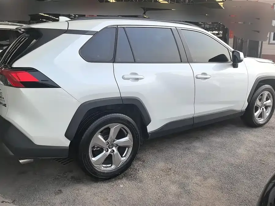 Toyota RAV4 RAV4 Rongfang 2022 2.0L CVT 2WD Fashion PLUS Edition 2022 — миниатюра 3
