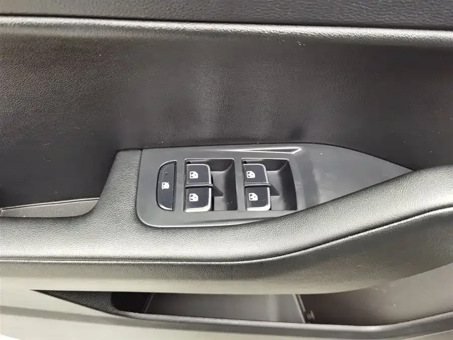 Hongqi H5 Hongqi H5 2022 Classic Model 1.8T Automatic Intelligent Connection Flagship Edition 2023 — миниатюра 3