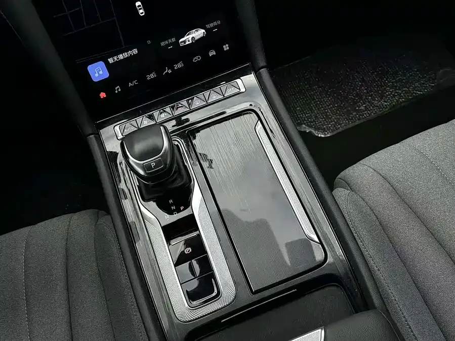 Hongqi H5 Hongqi H5 2023 1.5T DCT Zhilian Qiyun Edition 2023 — миниатюра 3