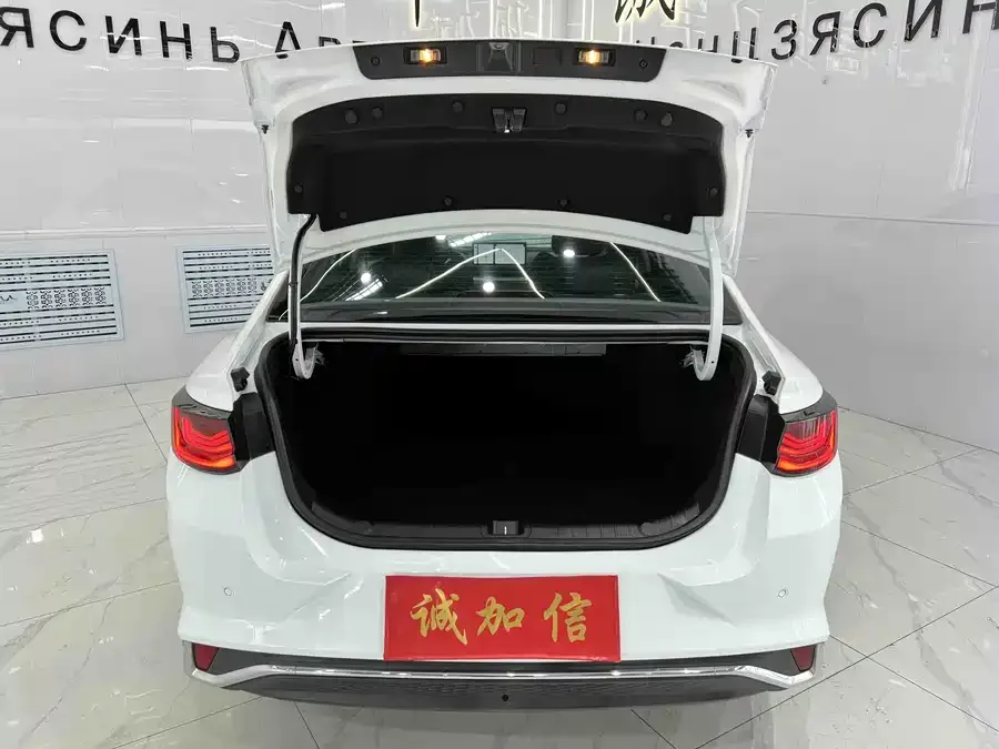 Geely Emgrand L Emgrand L 2022 1.4T CVT Supreme 2022 — миниатюра 4