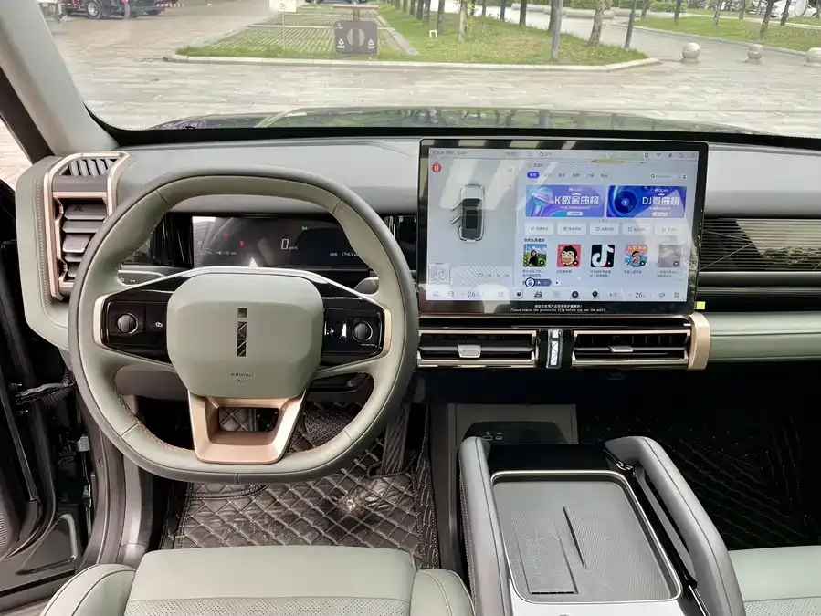 iCAR 03 iCAR 03 2024 501km 2WD long range version 2025 — миниатюра 3