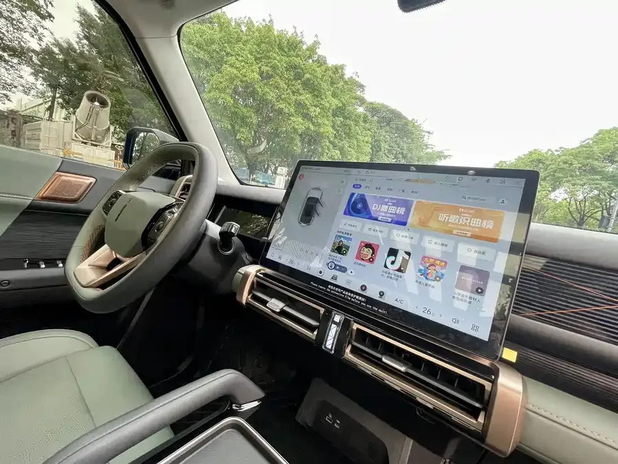 iCAR 03 iCAR 03 2024 501km 2WD long range version 2025 — миниатюра 4
