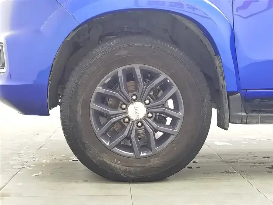Jiangling Domain Tiger 7 Yuhu 7 2022 2.0T manual diesel two-wheel drive comfort type long axis 2023 — миниатюра 5