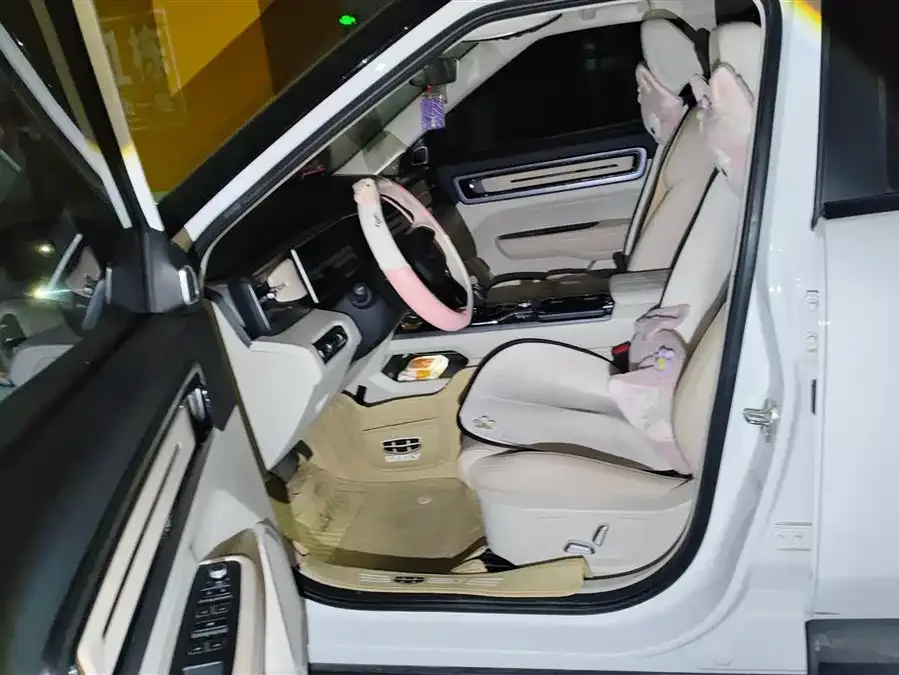 Geely ICON Geely ICON 2023 1.5TD Chocolate Edition 2023 — миниатюра 3