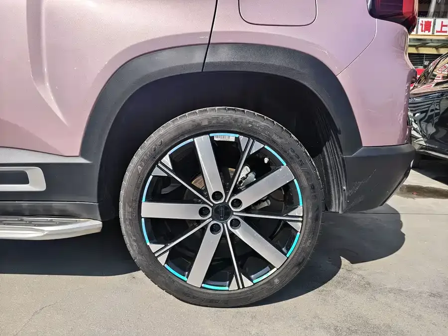 Geely ICON Geely ICON 2023 1.5TD Chocolate Edition 2023 — миниатюра 5