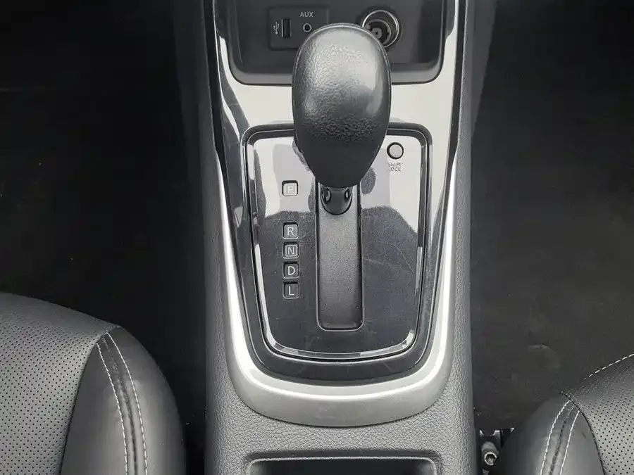 Nissan Tiida Tiida 2024 1.6L CVT cool version 2023 — миниатюра 4