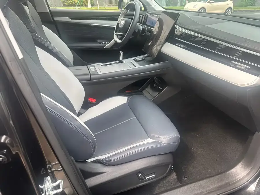 Geely Atlas L Boyue L 2024 1.5TD DCT Premium Edition 2024 — миниатюра 2