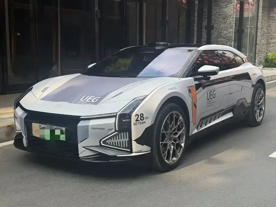 HiPhi Z HiPhi Z 2023 four-seater version 2023 — фото 1, купить с доставкой в Москву