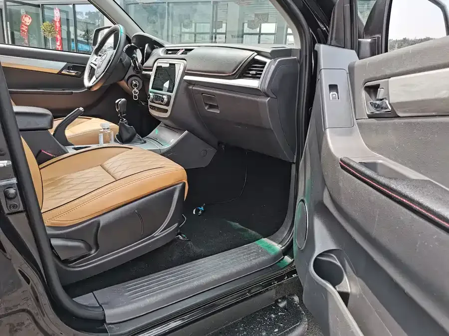 JAC Group JAC T8 JAC T8 2023 2.0T Night Hawk Edition Diesel 4WD Luxury Double Lane HFC4DB2-2E 2023 — миниатюра 4