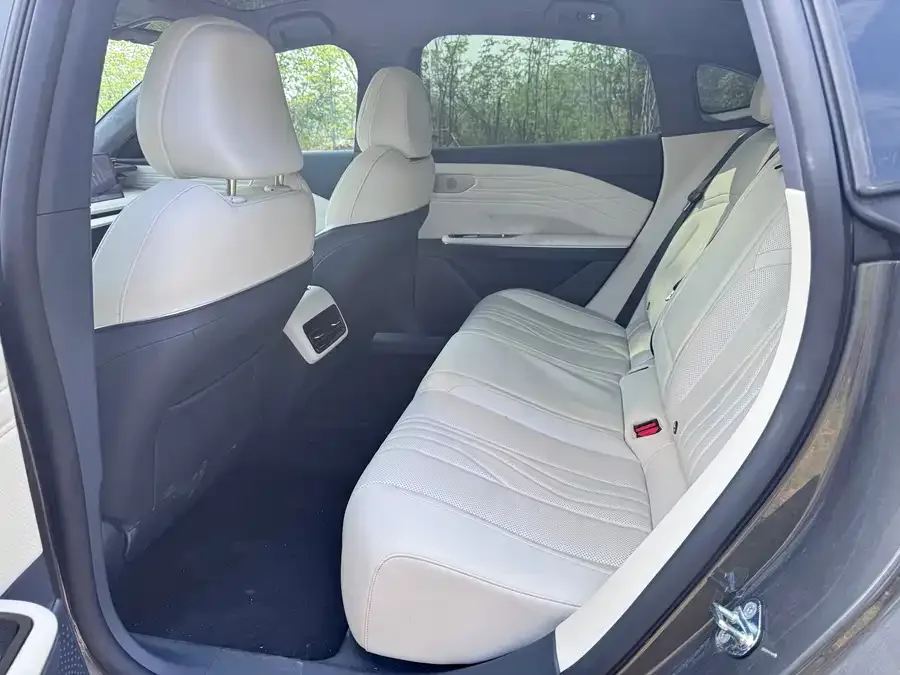 Geely Galaxy E8 Galaxy E8 2024 665km RWD Starship Smart Driving Edition 2024 — миниатюра 2