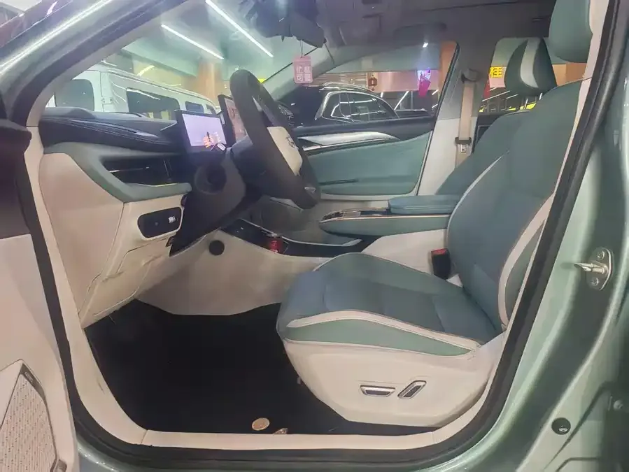 Geely G6 Geely Geometry G6 2022 620 New Fun Edition 2023 — миниатюра 2