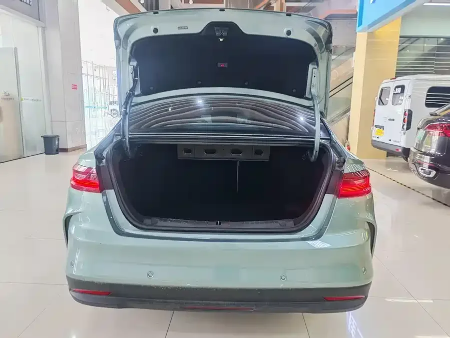 Geely G6 Geely Geometry G6 2022 620 New Fun Edition 2023 — миниатюра 4