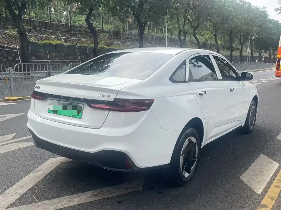 Geely A Geely Geometry A 2024 410KM travel version 2025 — миниатюра 3