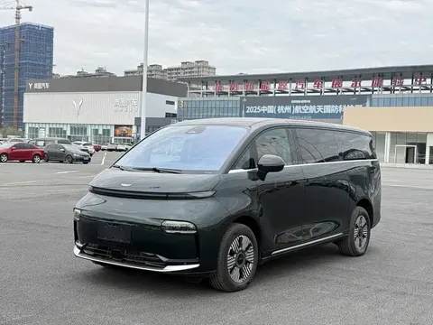 Geely Yizhen L380 2026 купить в Москве