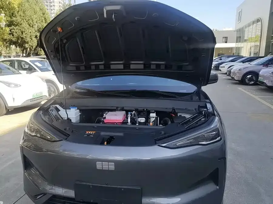 Geely Galaxy E5 Galaxy E5 2026 530km Launch Edition 2026 — миниатюра 2