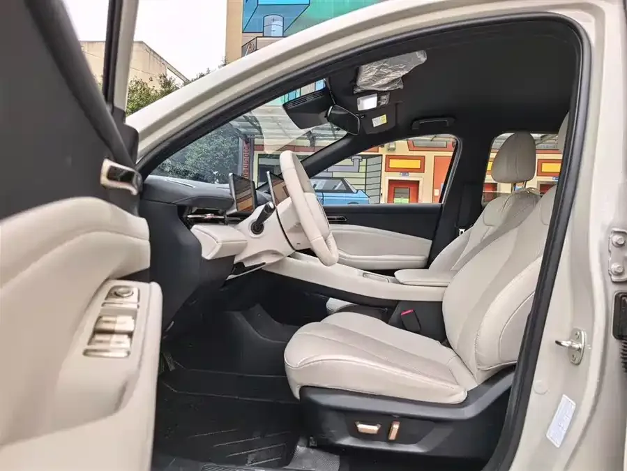 Baojun Sea of Clouds Baojun Yunhai 2024 600km pure electric version 2024 — миниатюра 2