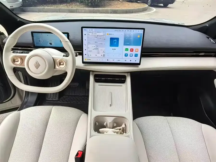 Baojun Sea of Clouds Baojun Yunhai 2024 600km pure electric version 2024 — миниатюра 3