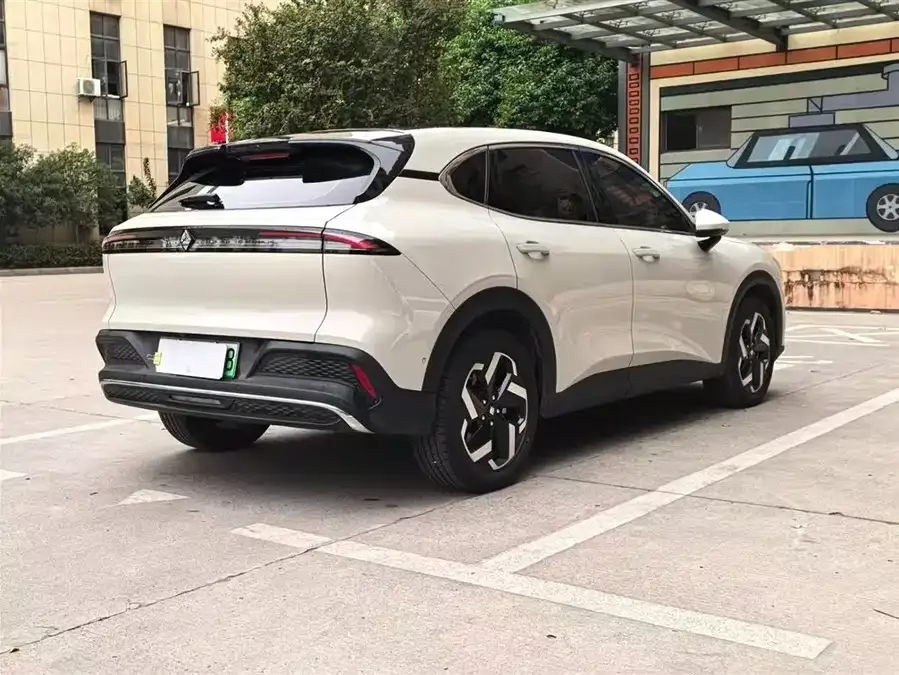 Baojun Sea of Clouds Baojun Yunhai 2024 600km pure electric version 2024 — миниатюра 5