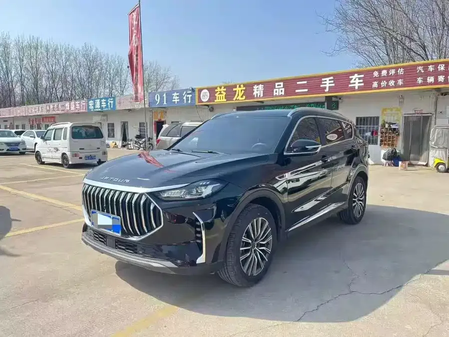 Jetour X70 PLUS JETOUR X70 PLUS 2023 1.5T DCT Brave PLUS 7-seater 2024 — фото 1, купить с доставкой в Москву