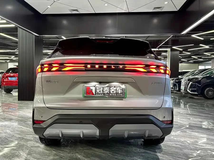 Geely Galaxy L7 Galaxy L7 2025 EM-i 115km Exploration+ Edition 2025 — миниатюра 2