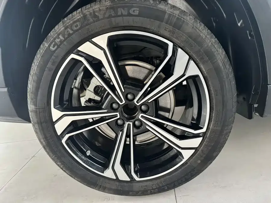Geely Galaxy L7 Galaxy L7 2025 EM-i 115km Exploration+ Edition 2025 — миниатюра 2