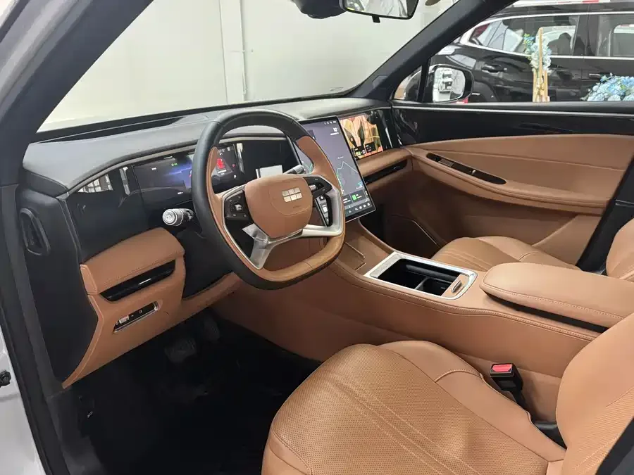 Geely Galaxy L7 Galaxy L7 2025 EM-i 115km Exploration+ Edition 2025 — миниатюра 4