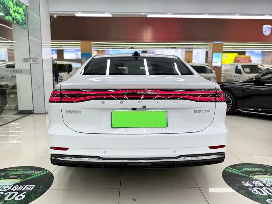 Geely Galaxy A7 Galaxy A7 2025 EM-i 150km Starship Edition 2025 — миниатюра 5