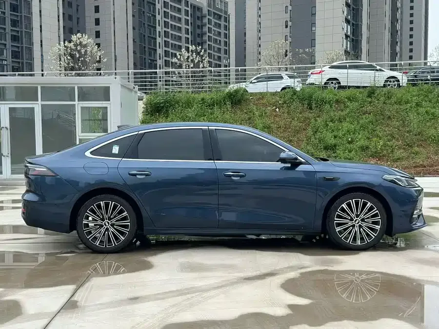 Geely Galaxy A7 Galaxy A7 2025 EM-i 150km Starship Edition 2025 — миниатюра 2